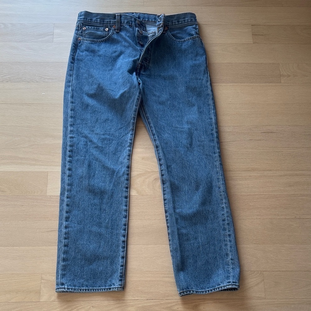 Levi's Women’s Straight Jeans - Classic Blue size 33x30